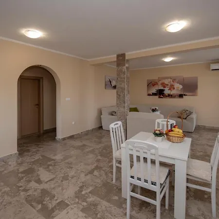 Vila Harmonija Ivanica, Bih, Kod Dubrovnika * Ivanica